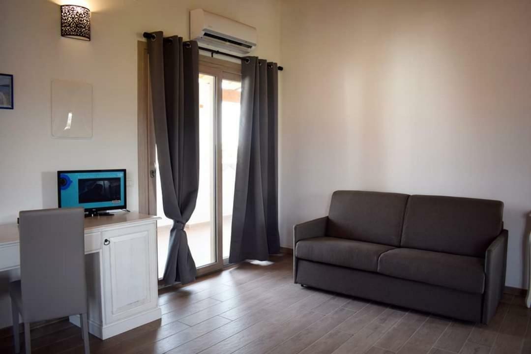 Corallo Rooms Budoni Bagian luar foto
